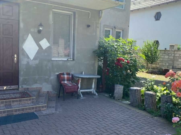 Дава се под наем Къща в София, Левски - 90 кв.м за 700 € - Снимка #1