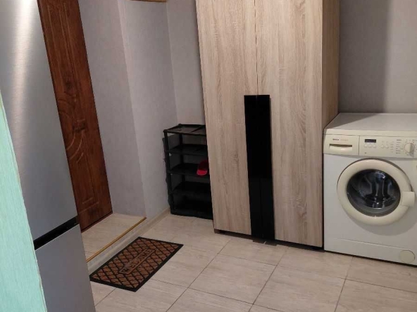 Дава се под наем Едностаен апартамент в София, Яворов - 43 кв.м за 375 € - Снимка #1