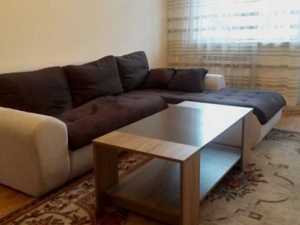 Дава се под наем Тристаен апартамент в София, Стрелбище - 86 кв.м за 780 € - Снимка #1