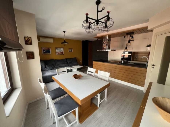 Дава се под наем Тристаен апартамент в Варна, Автогара - 100 кв.м за 600 € - Снимка #1