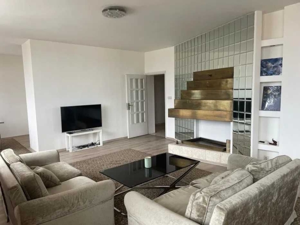 Дава се под наем Двустаен апартамент в София, Лозенец - 60 кв.м за 490 € - Снимка #1