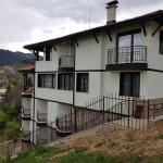 Дава се под наем Къща в с. Момчиловци, Област Смолян - 400 кв.м за 500 € - Снимка #1