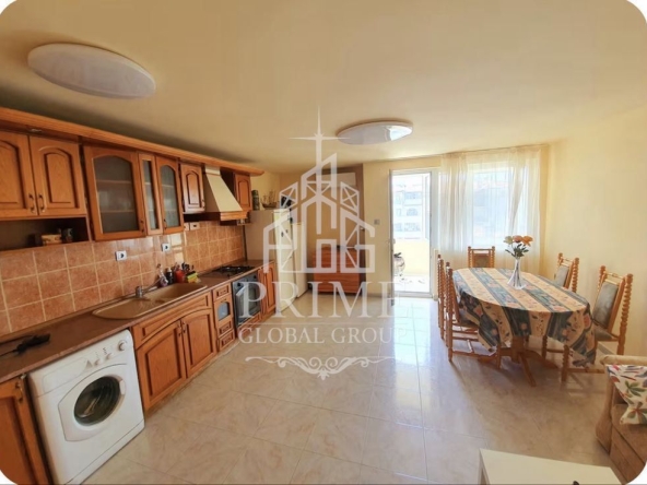 Тристаен апартамент в Бургас, Център - 100 кв.м за 2800 €/кв.м - Снимка #1